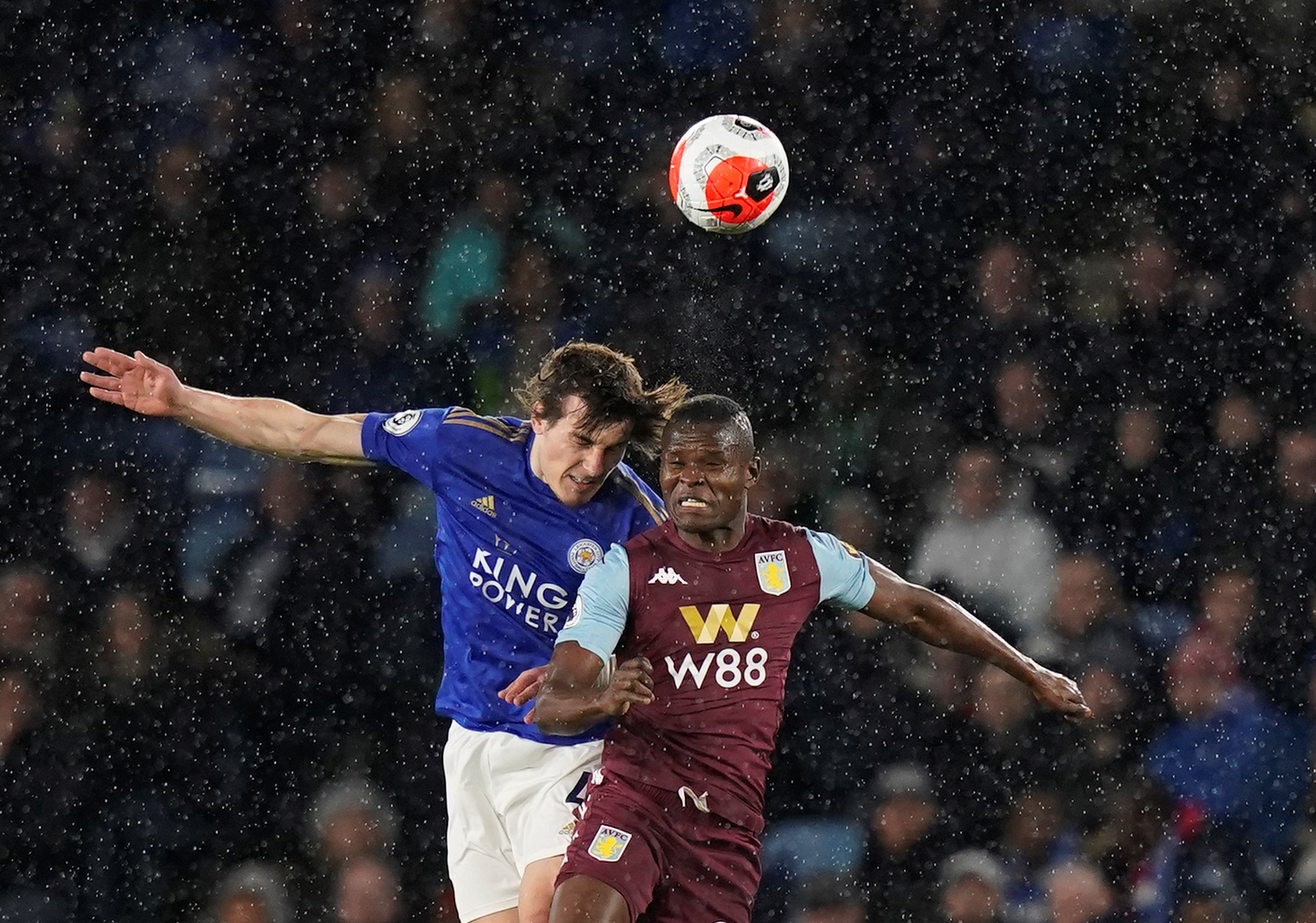 现出更高的 现出更高的